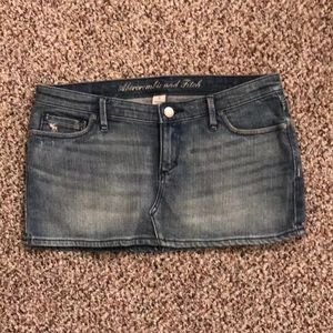 Jean mini skirt